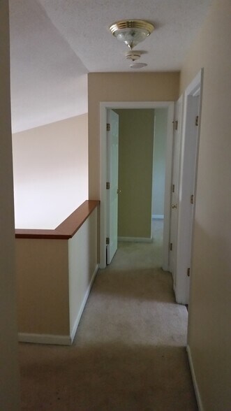Building Photo - 4619 Country Woods Ln