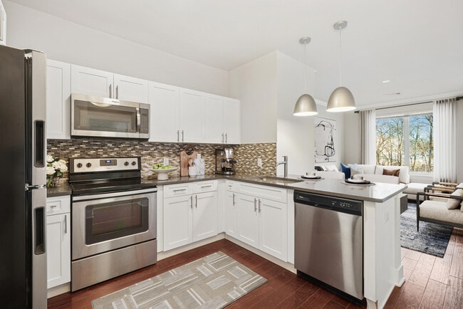 Building Photo - 333 Central