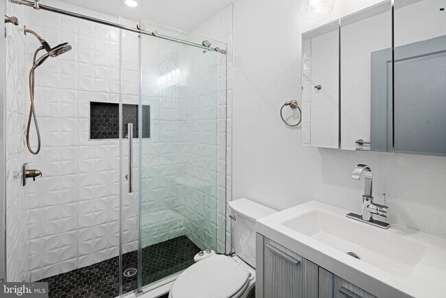 Building Photo - 411 W Berks St