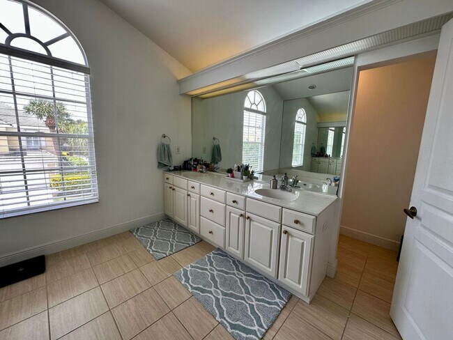 Building Photo - 5425 Grand Park Pl