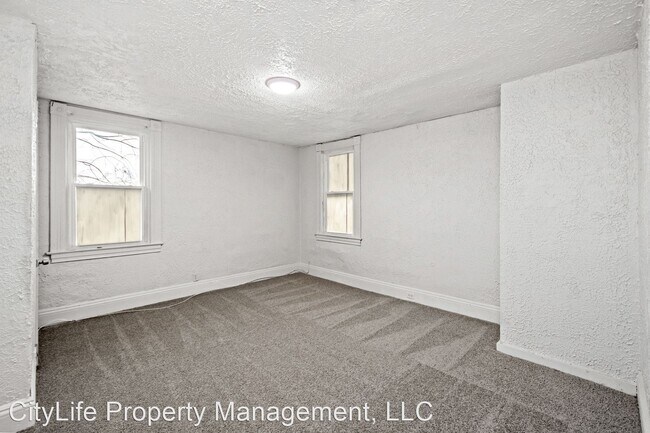 Building Photo - 3 br, 1 bath House - 221 Freeland Street