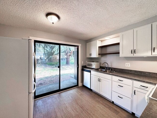 Building Photo - 519 Cinderella Loop