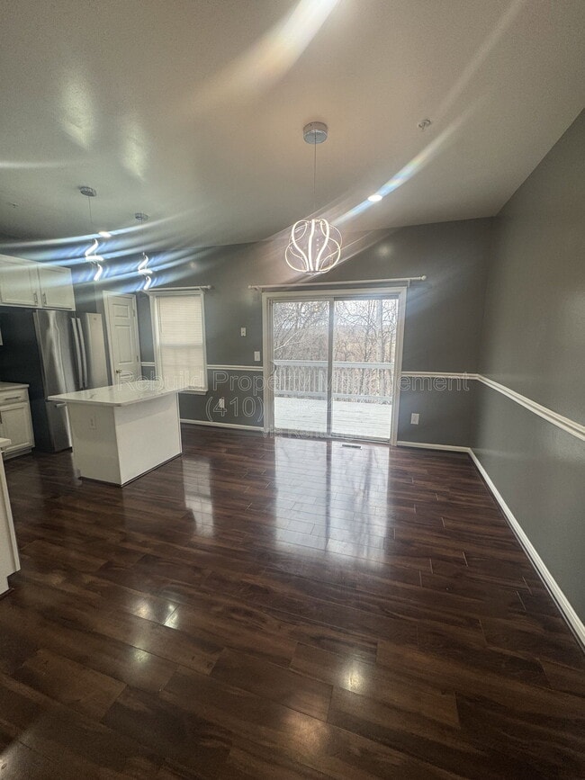 Building Photo - 54 Royalty Cir