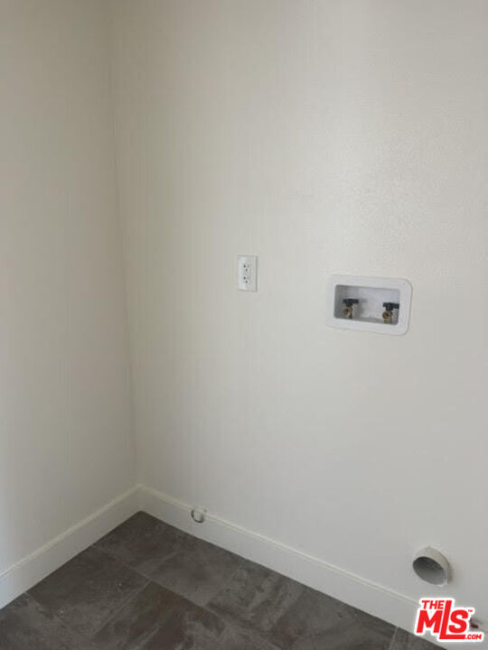 Building Photo - 1243 W 41st Pl