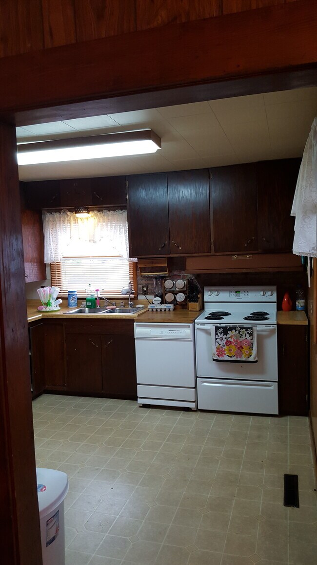 kitchen - 707 6th Ave