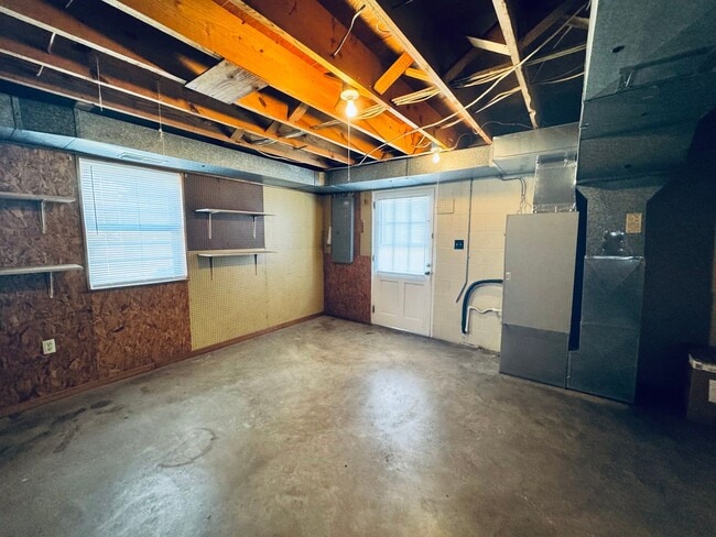 Building Photo - Charming Brick Ranch Home in Campbell County