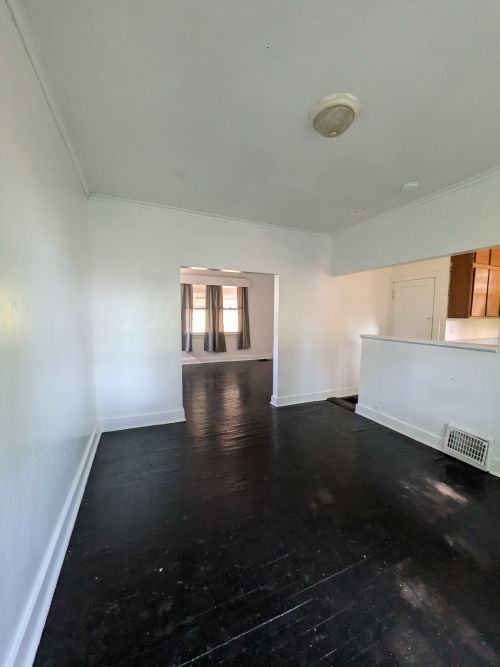 Building Photo - 1813 Converse St