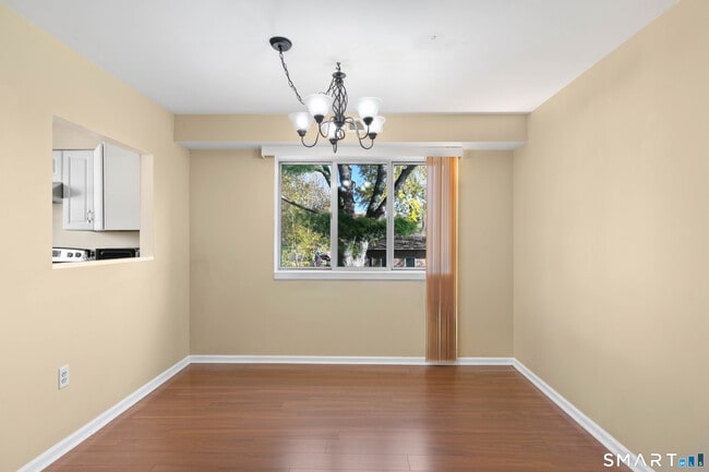 Building Photo - 267 Melba St