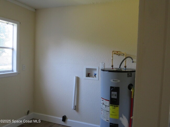 Building Photo - 1690 Elizabeth Ave