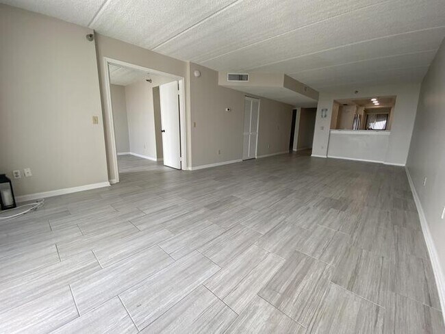 Building Photo - 275 1st St S