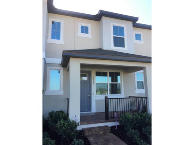Building Photo - 3 bed 2.5 bath townhome Watermark