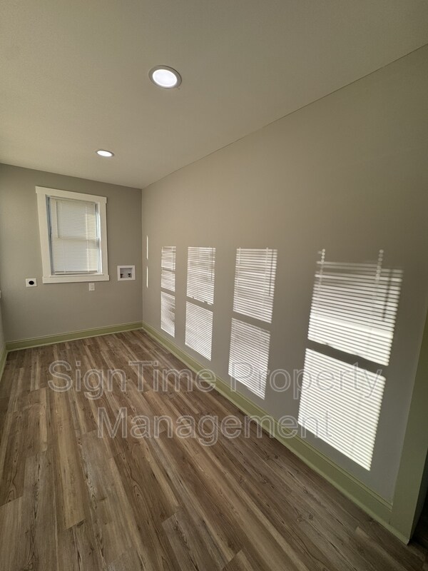 Building Photo - 25 Wayside Ave