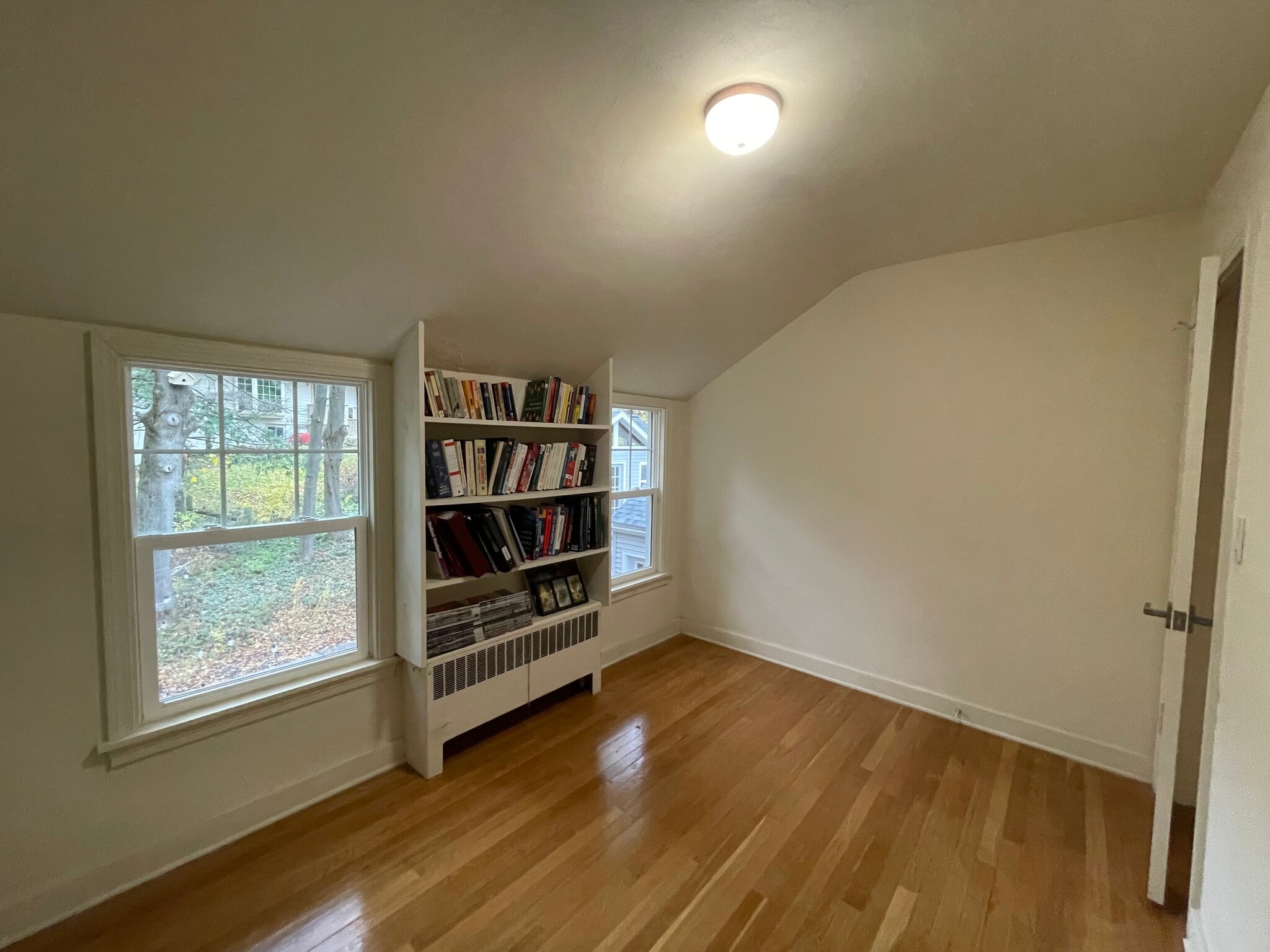 Building Photo - 206 Eastwood Ave