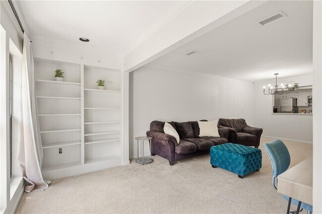 Building Photo - 24307 Plantation Dr NE