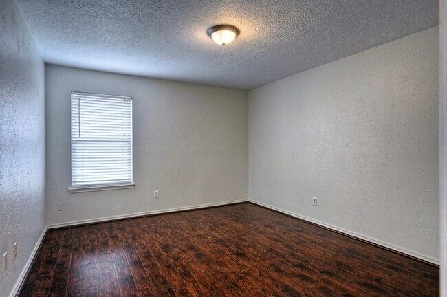 Building Photo - 5103 Temple Bell Dr