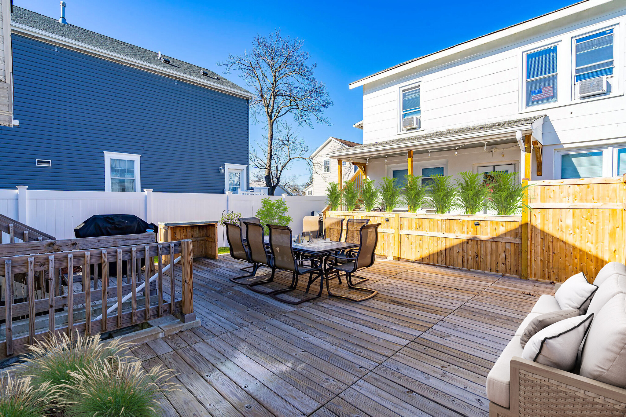 Private Deck - 320 15th Ave