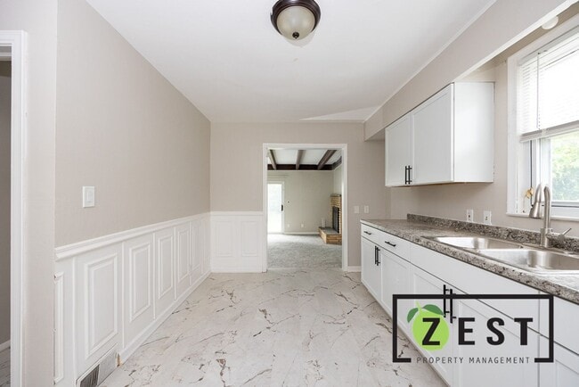 Building Photo - Charming 3-Bedroom Home Coming Soon on Det...