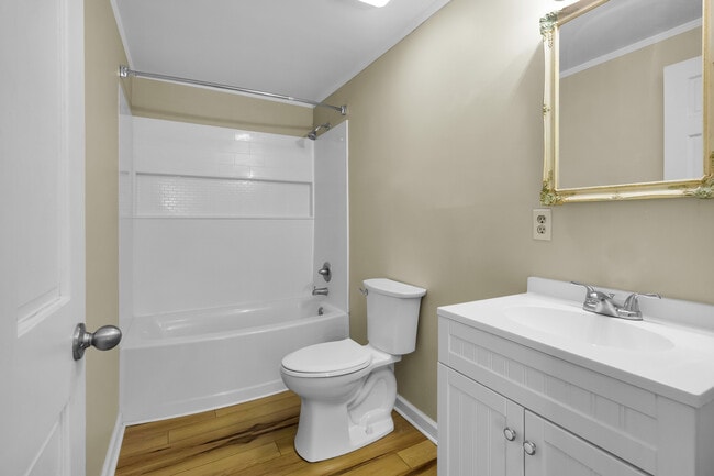 Building Photo - 338 River Walk Dr