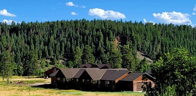 Building Photo - 401 Alpine Dr