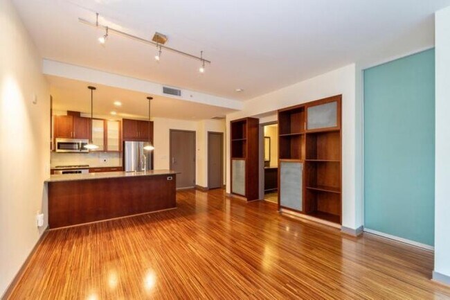 Building Photo - 1 bedroom in Seattle WA 98121