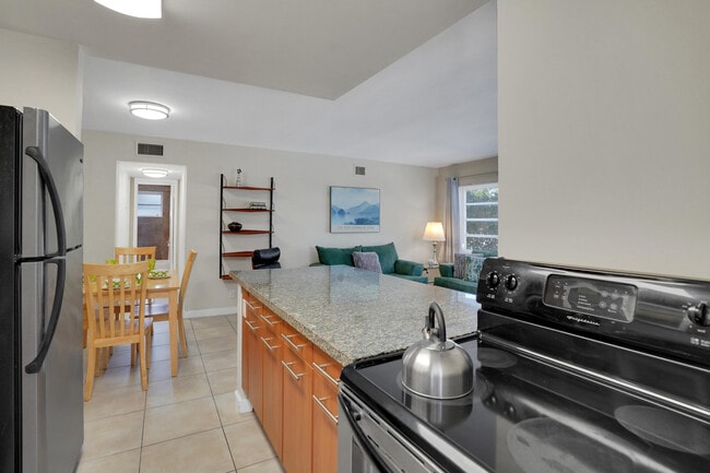 Building Photo - 3212 NE 9th St