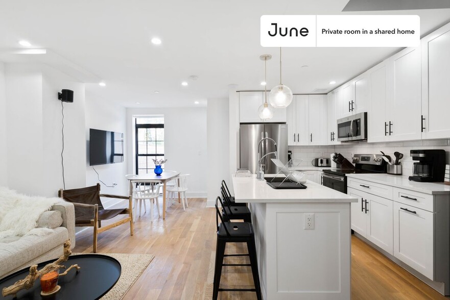 Building Photo - Modern Private ROOM in Bed-Stuy