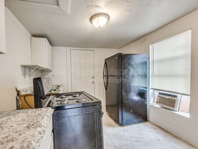 Building Photo - 2413 S Youngs Blvd