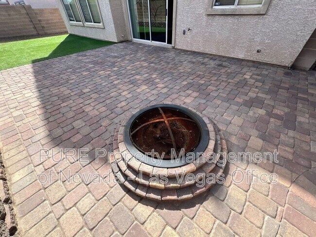 Building Photo - 5308 Las Cruces Heights St