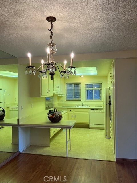 Building Photo - 953 Avenida Carmel