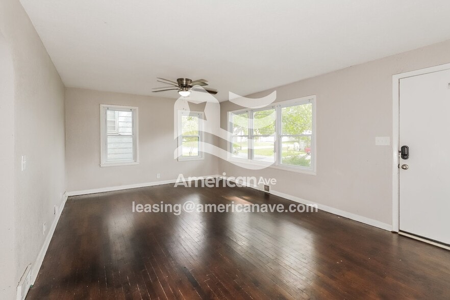 Building Photo - 1908 S Broadway St