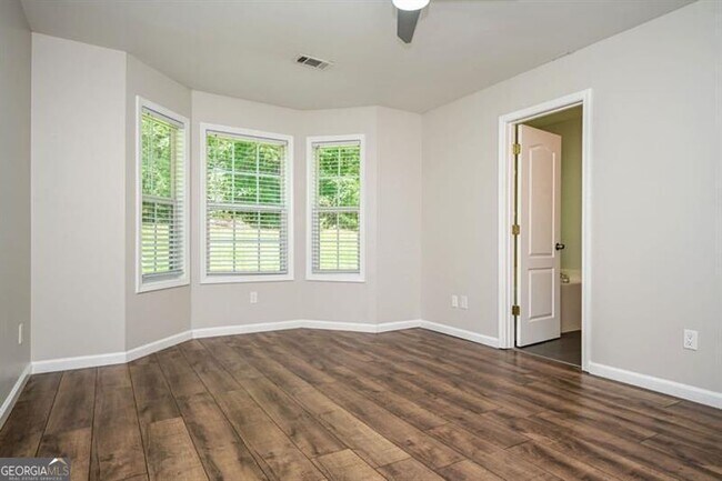 Building Photo - 140 Whitehead Dr