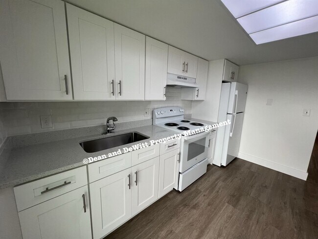 Building Photo - 2 Bed/2 Bath - Unit 6
