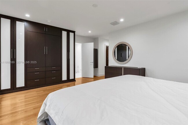 Building Photo - 415 Rovino Ave