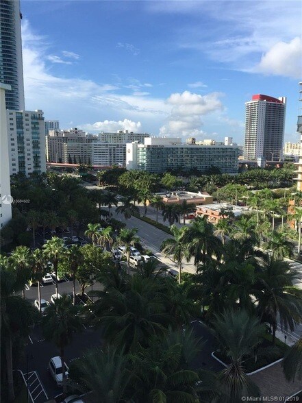 Building Photo - 3801 S Ocean Dr