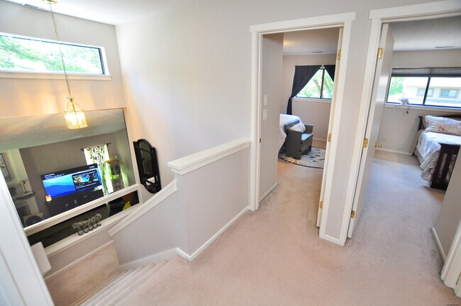 Building Photo - 16 Applewood Ln