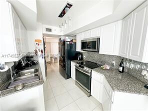 Building Photo - 6301 Collins Ave