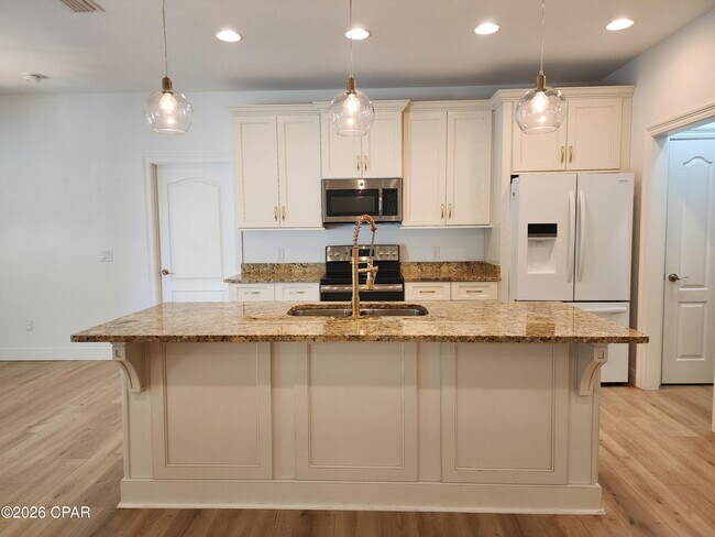 Building Photo - 114 Heather Dr