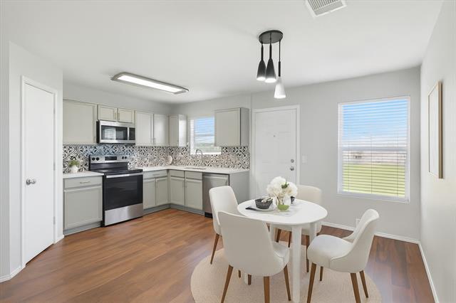 Building Photo - 9005 Wagon Trail