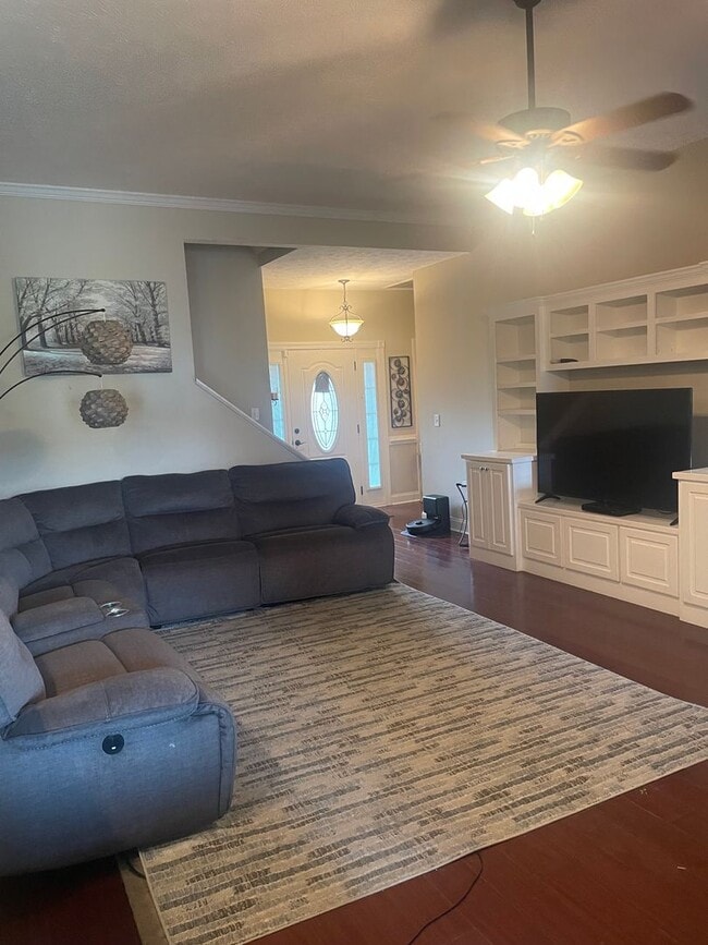 Building Photo - 670 Uniola Dr