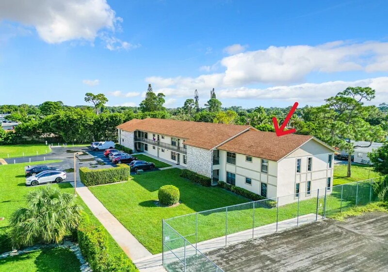 Primary Photo - 5894 Longbow Ln