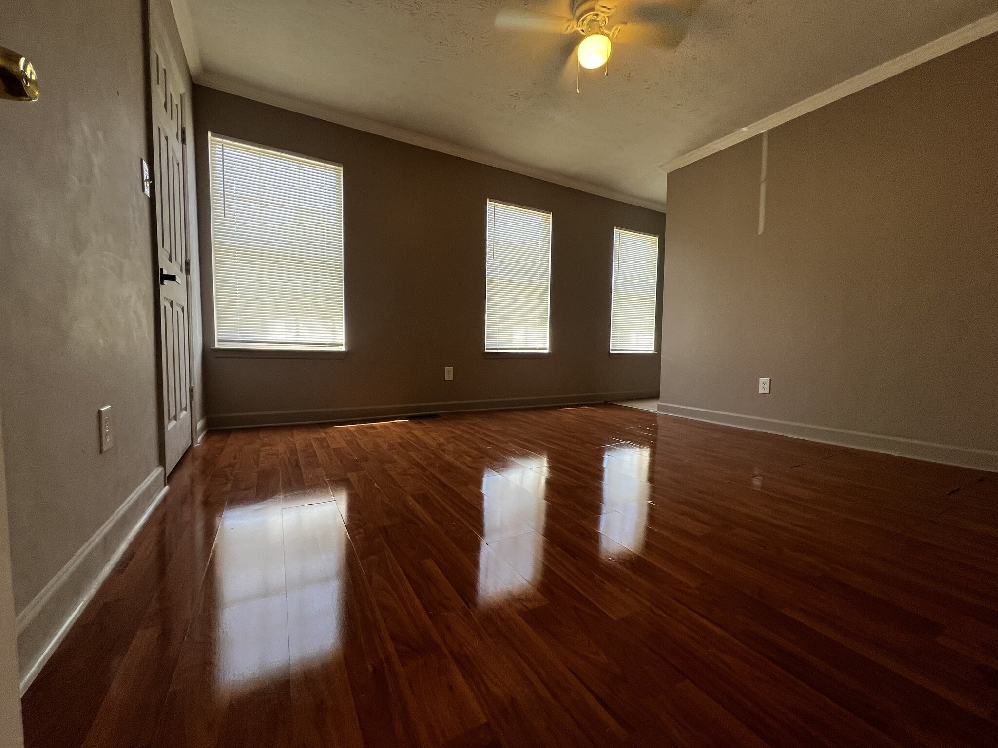 Building Photo - 3837 Meadow Creek Dr