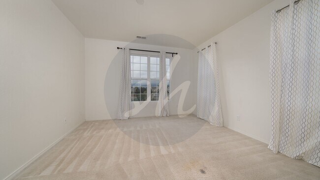 Building Photo - Beautiful two-bedroom condo with gorgeous ...