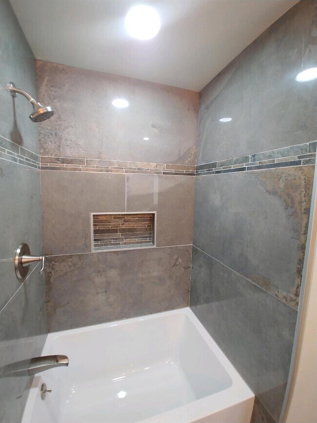 Building Photo - 17434 Virginia Way
