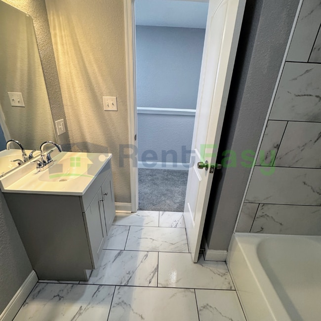 Building Photo - 511 Mason Ave