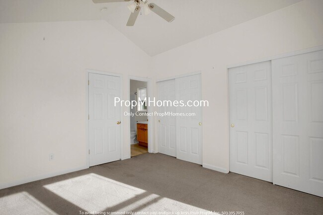 Building Photo - Cozy Three Bedroom Home in SE - New Photos!