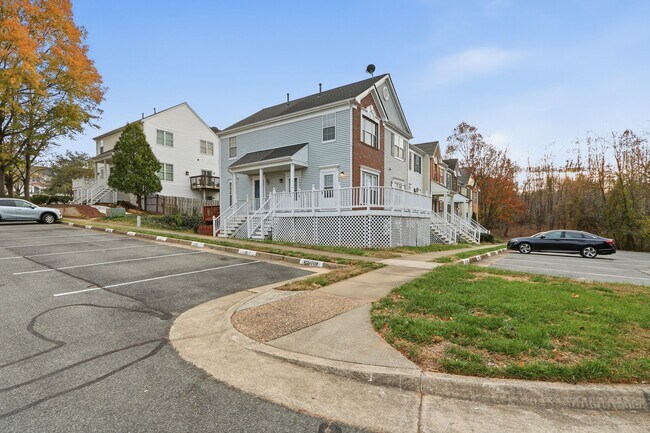 Building Photo - 15663 Viewpoint Cir