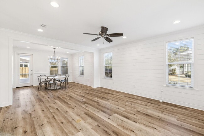 Building Photo - 250 Windrow Way