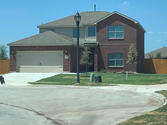Primary Photo - 404 Harbor Oaks Dr