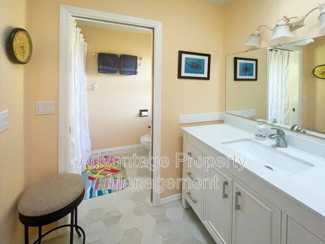 Building Photo - 1622 SW Country Club Pl