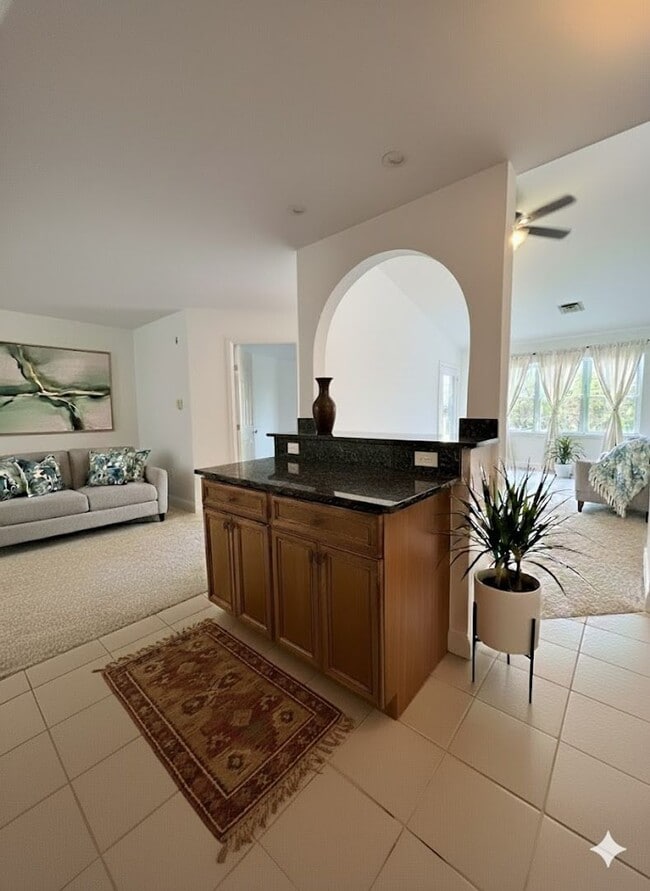 Building Photo - 25% off 1st month's rent for 4/1/26 move-in. Completely updated 2 bedroom condo in desireable Bro...